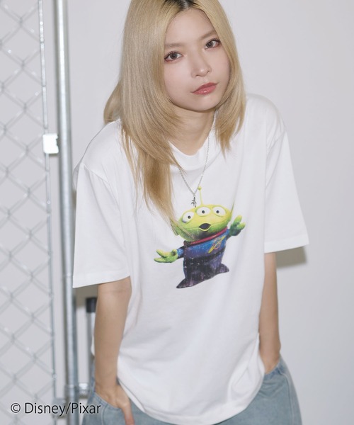 Футболка свободного кроя с графическим принтом Disney, белая
Футболка свободного кроя с графическим принтом Disney, белая