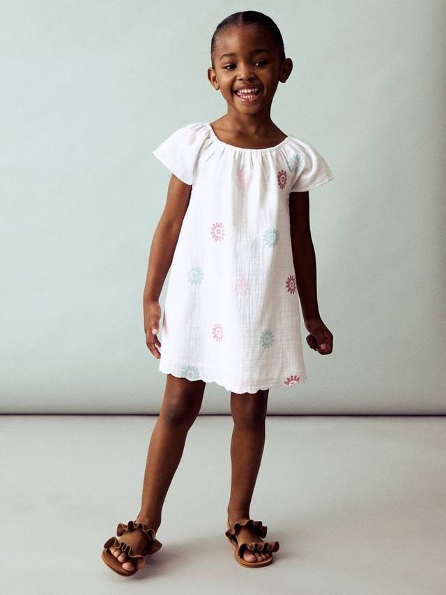Детское платье Naisha с коротким рукавом и цветочной вышивкой из хлопка Mango, White
Детское платье Naisha с коротким рукавом и цветочной вышивкой из хлопка Mango, White