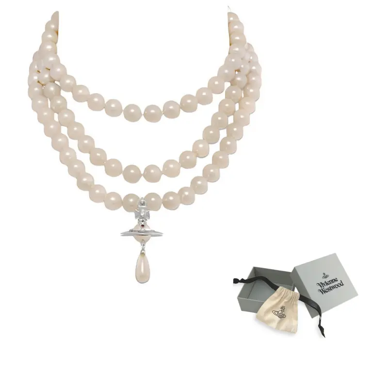 Трехрядное жемчужное колье-чокер Vivienne Westwood
Трехрядное жемчужное колье-чокер Vivienne Westwood