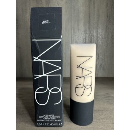 NARS Soft Matte Complete Foundation Full Size 1,5 унции Light 4 Deauville
NARS Soft Matte Complete Foundation Full Size 1,5 унции Light 4 Deauville
