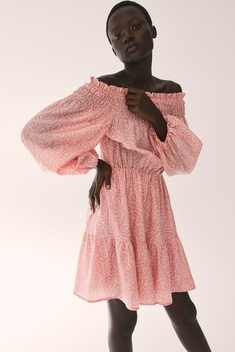 Платье с открытыми плечами H&M, розовый
Платье с открытыми плечами H&M, розовый