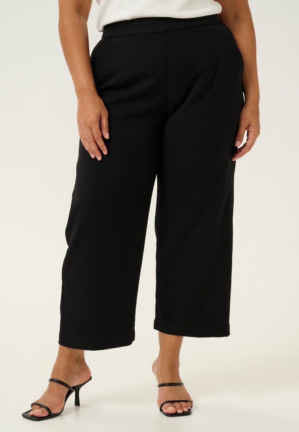 Брюки KCMERLA Kaffe Curve, цвет Mottled Black
Брюки KCMERLA Kaffe Curve, цвет Mottled Black