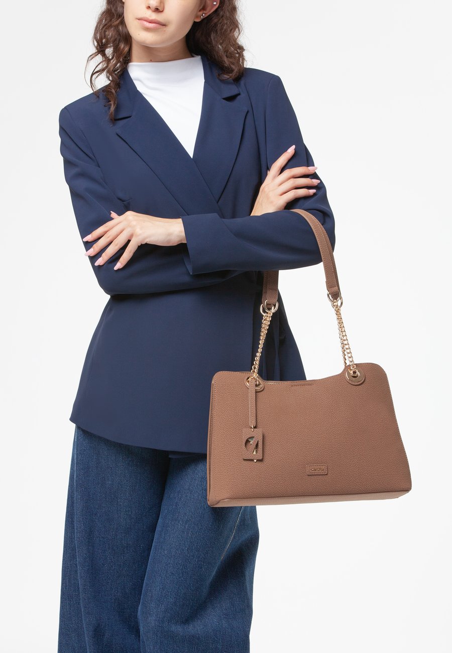 Сумка-шоппер Miriade SHOPPING JULIEN, Cuoio/Brown
Сумка-шоппер Miriade SHOPPING JULIEN, Cuoio/Brown