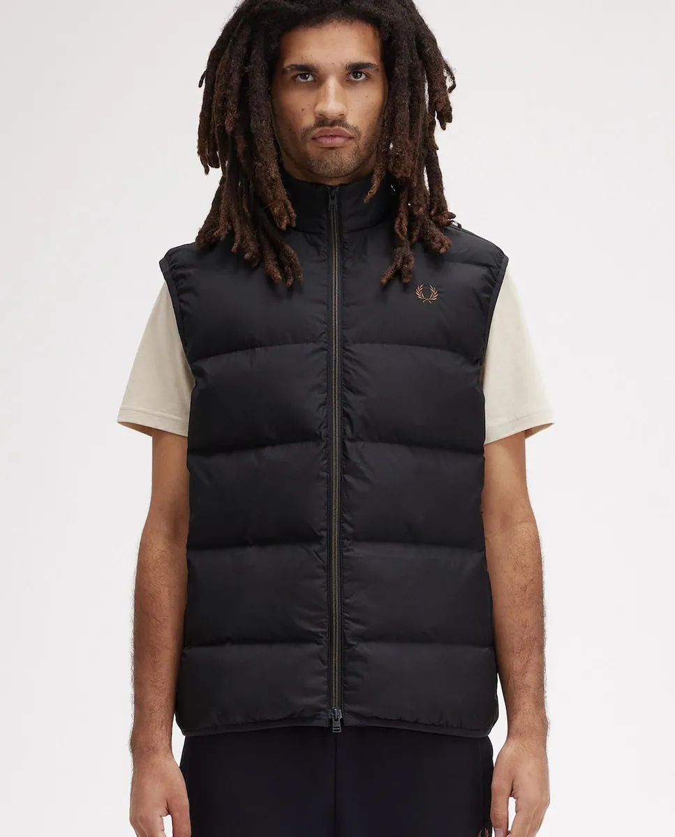 Мужской утепленный жилет с застежкой-молнией Fred Perry, черный
Мужской утепленный жилет с застежкой-молнией Fred Perry, черный