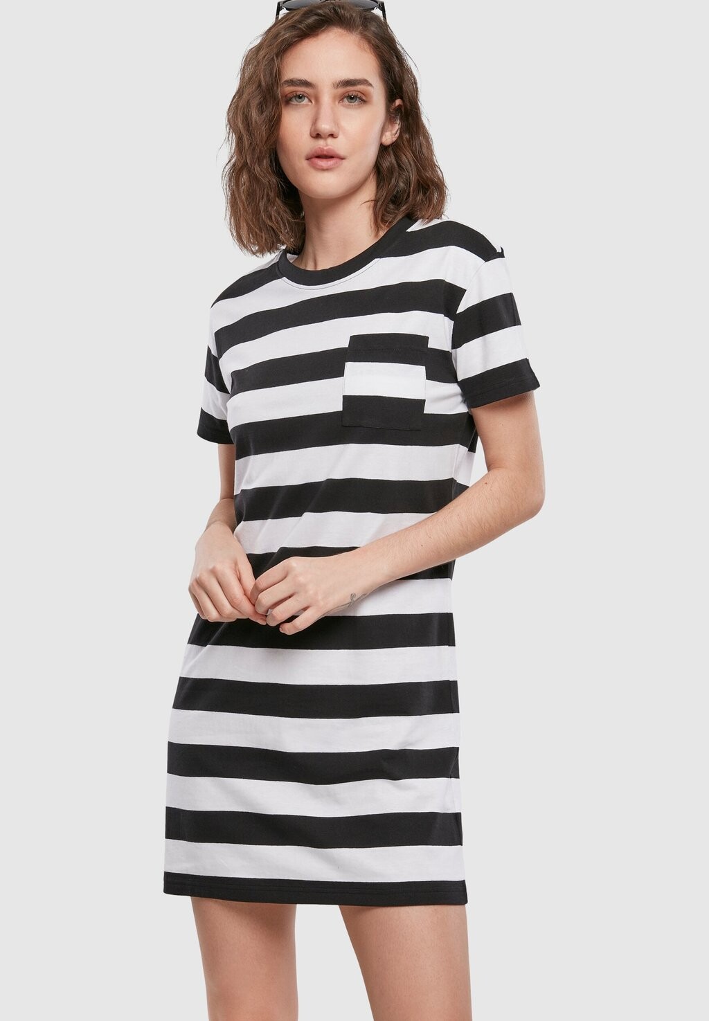 Платье из джерси Stripe Boxy Urban Classics, цвет black white
Платье из джерси Stripe Boxy Urban Classics, цвет black white