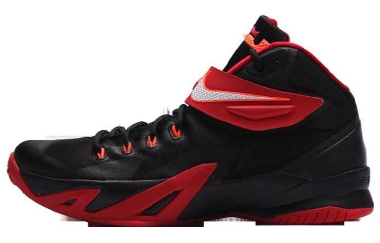 Кроссовки Nike LeBron Zoom Soldier 8 Black Varsity Red, черный/красный 
Кроссовки Nike LeBron Zoom Soldier 8 Black Varsity Red, черный/красный