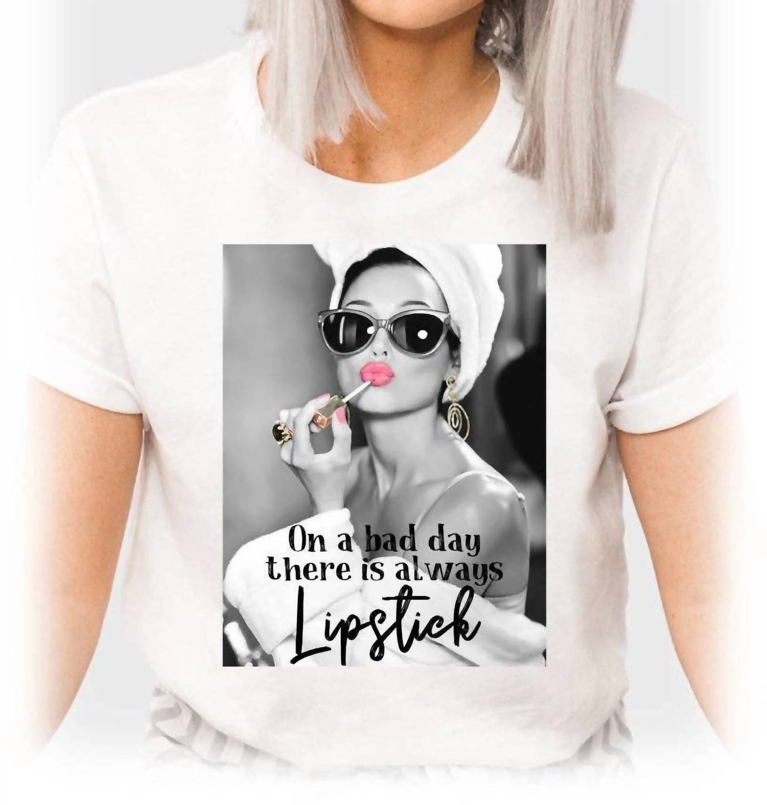 Футболка "Когда день не задался, всегда есть помада" белая J.COONS
Футболка "Когда день не задался, всегда есть помада" белая J.COONS