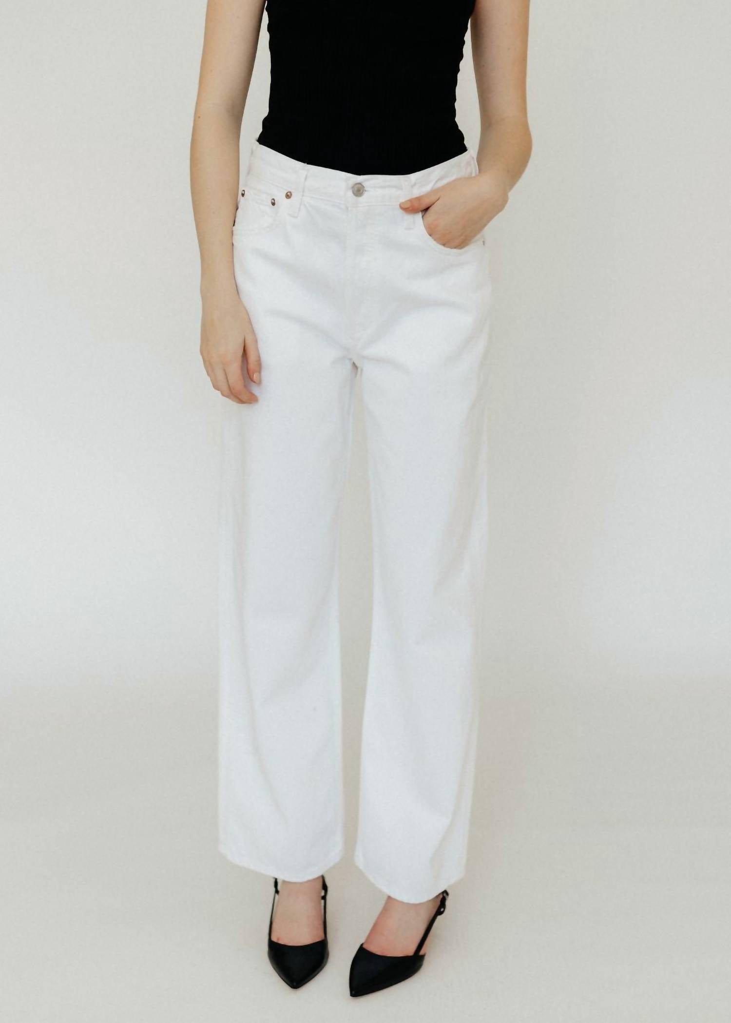 Мешковатые джинсы с низкой посадкой цвета молочный коктейль AGOLDE, цвет milkshake
Мешковатые джинсы с низкой посадкой цвета молочный коктейль AGOLDE, цвет milkshake