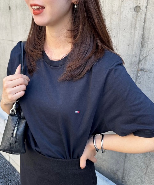 Футболка с круглым вырезом, коротким рукавом, свободного кроя, с вышивкой флага TOMMY HILFIGER, темно-синий
Футболка с круглым вырезом, коротким рукавом, свободного кроя, с вышивкой флага TOMMY HILFIGER, темно-синий