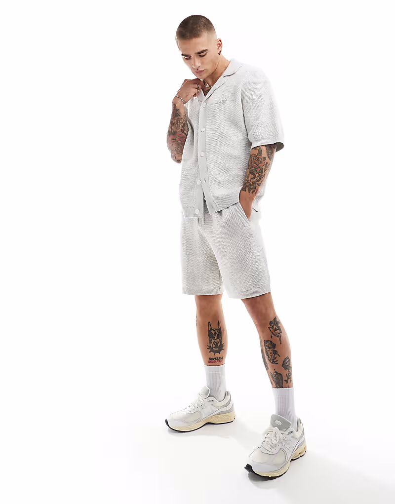 Трикотажные шорты в клетку от Couture Club серого цвета
Трикотажные шорты в клетку от Couture Club серого цвета