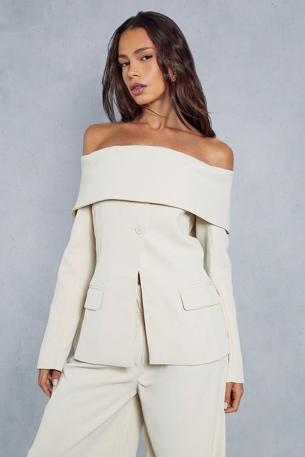 Приталенный пиджак приталенного кроя с открытыми плечами MISSPAP, бежевый
Приталенный пиджак приталенного кроя с открытыми плечами MISSPAP, бежевый