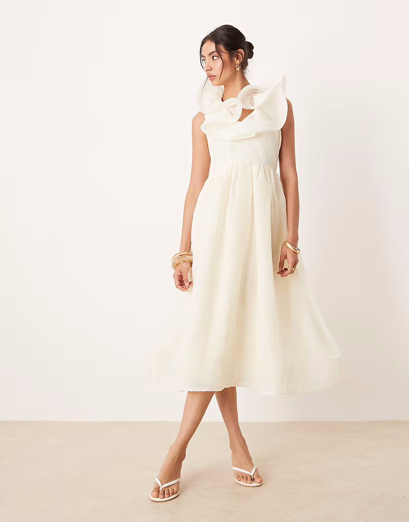 Платье миди True Decadence с V-образным вырезом нежно-желтого цвета
Платье миди True Decadence с V-образным вырезом нежно-желтого цвета