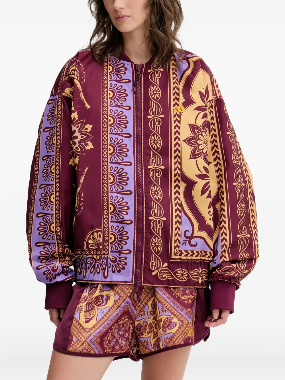 Куртка-бомбер с узором adidas, красный
Куртка-бомбер с узором adidas, красный