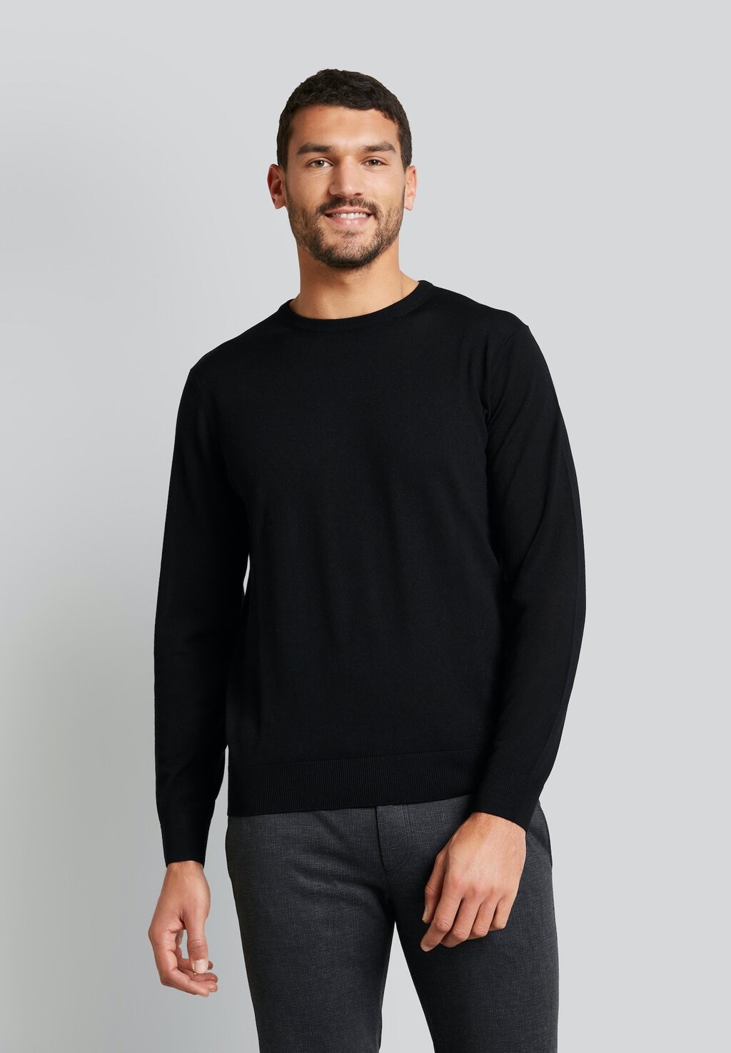 Вязаный свитер MERINO WOOL bugatti, цвет schwarz
Вязаный свитер MERINO WOOL bugatti, цвет schwarz