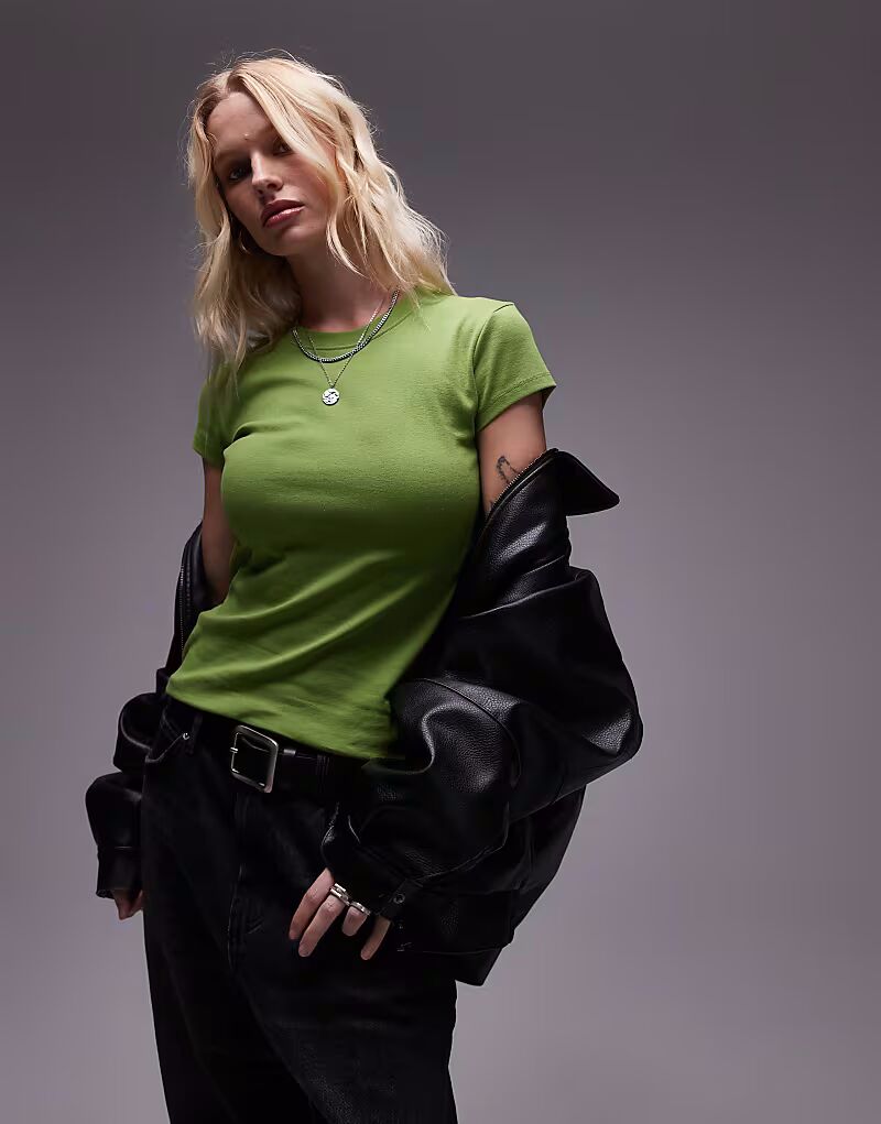 Повседневная футболка в средне-зеленом цвете Topshop
Повседневная футболка в средне-зеленом цвете Topshop