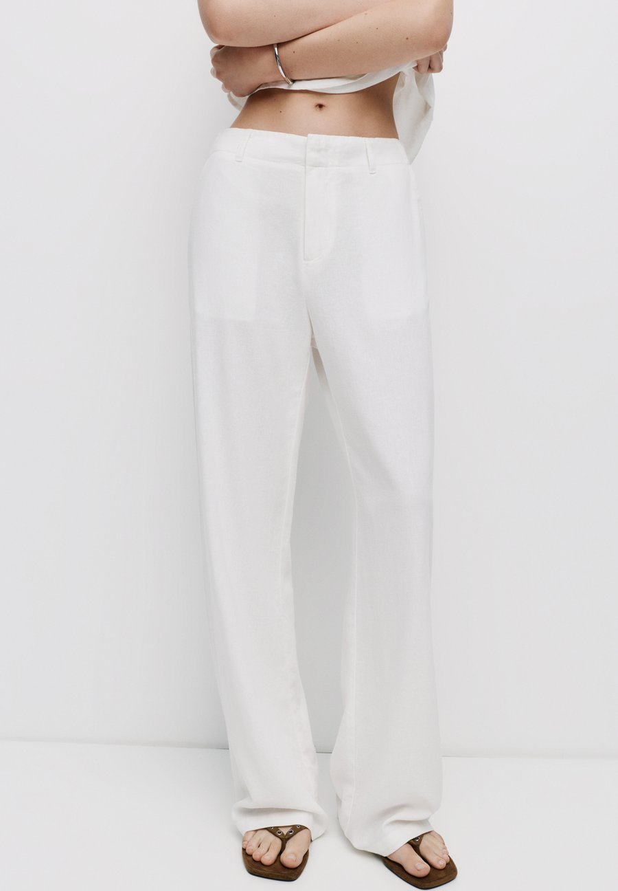 Брюки PULL&BEAR Trousers, White
Брюки PULL&BEAR Trousers, White