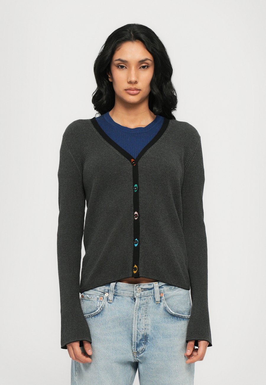 Кардиган Paul Smith WOMENS CARDIGAN BUTTON THRU, Black
Кардиган Paul Smith WOMENS CARDIGAN BUTTON THRU, Black