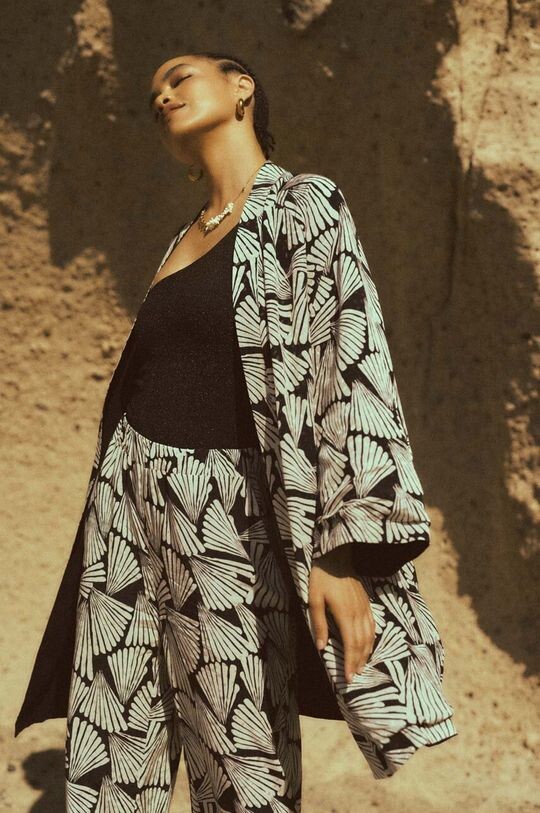 Двусторонняя накидка Answear Lab, черный
Двусторонняя накидка Answear Lab, черный