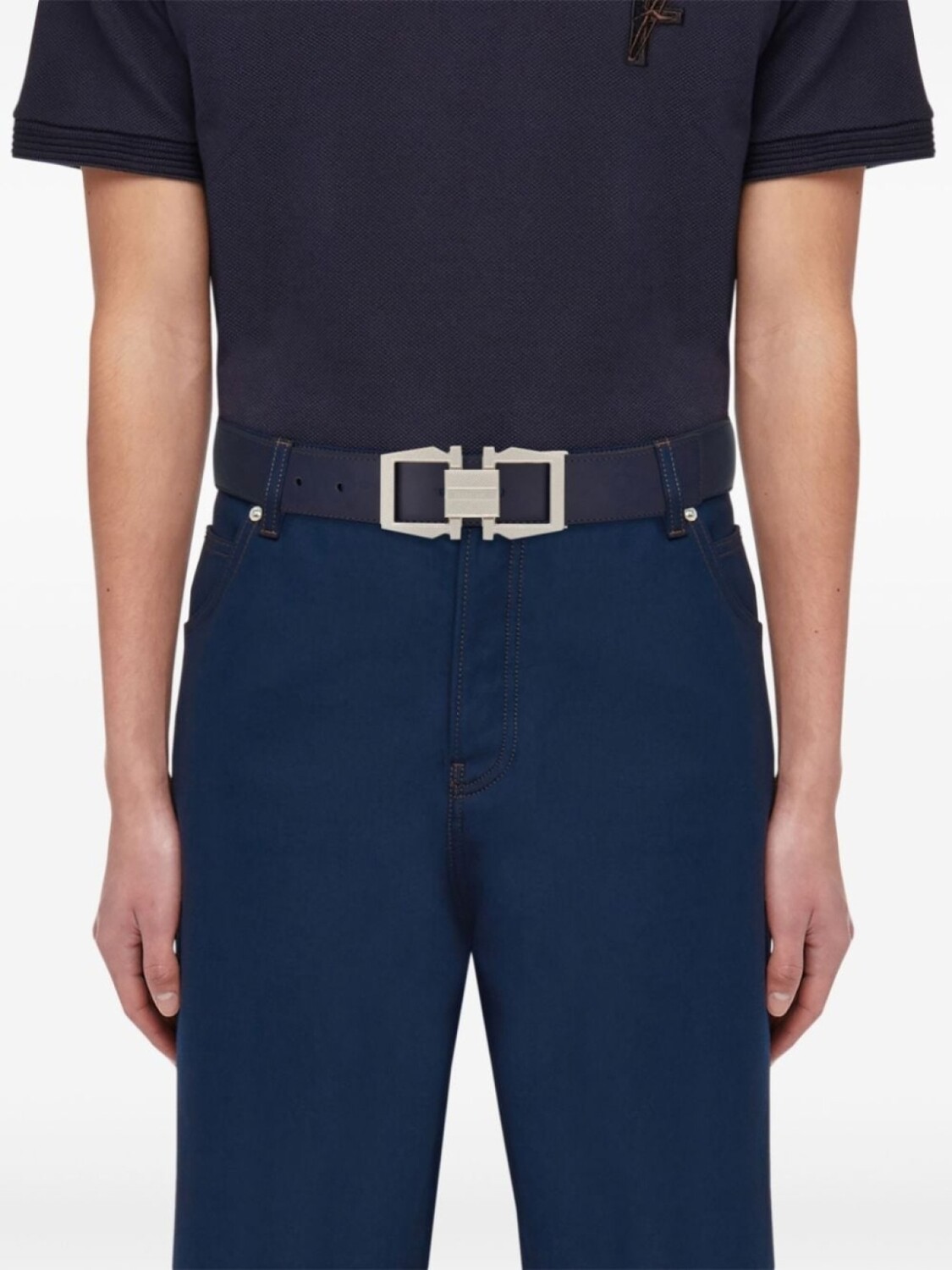 Ferragamo двусторонний ремень с пряжкой Gancini, синий
Ferragamo двусторонний ремень с пряжкой Gancini, синий