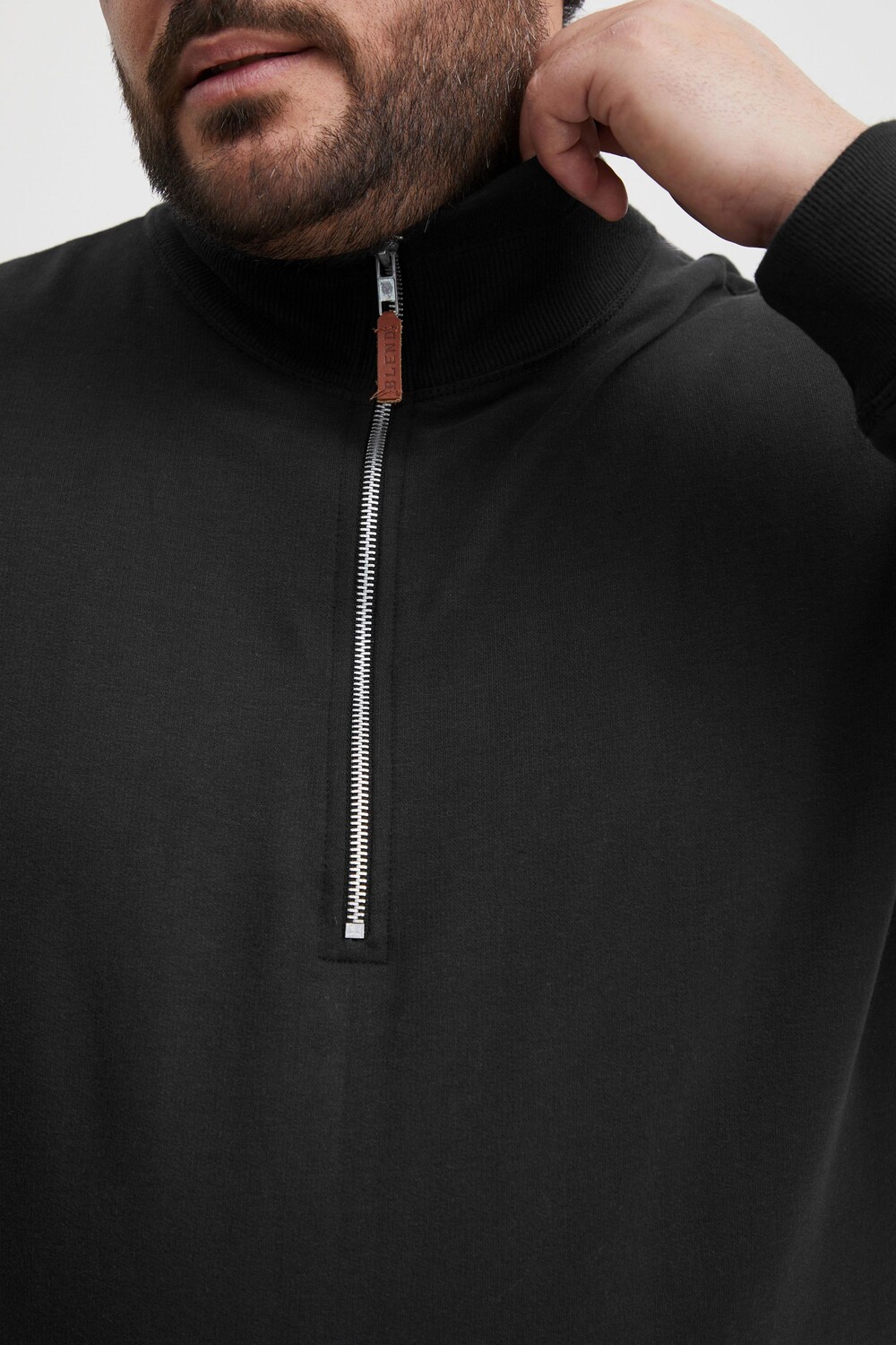 Пуловер BLEND Sweatshirt BHAliere BT 20715382, черный 
Пуловер BLEND Sweatshirt BHAliere BT 20715382, черный