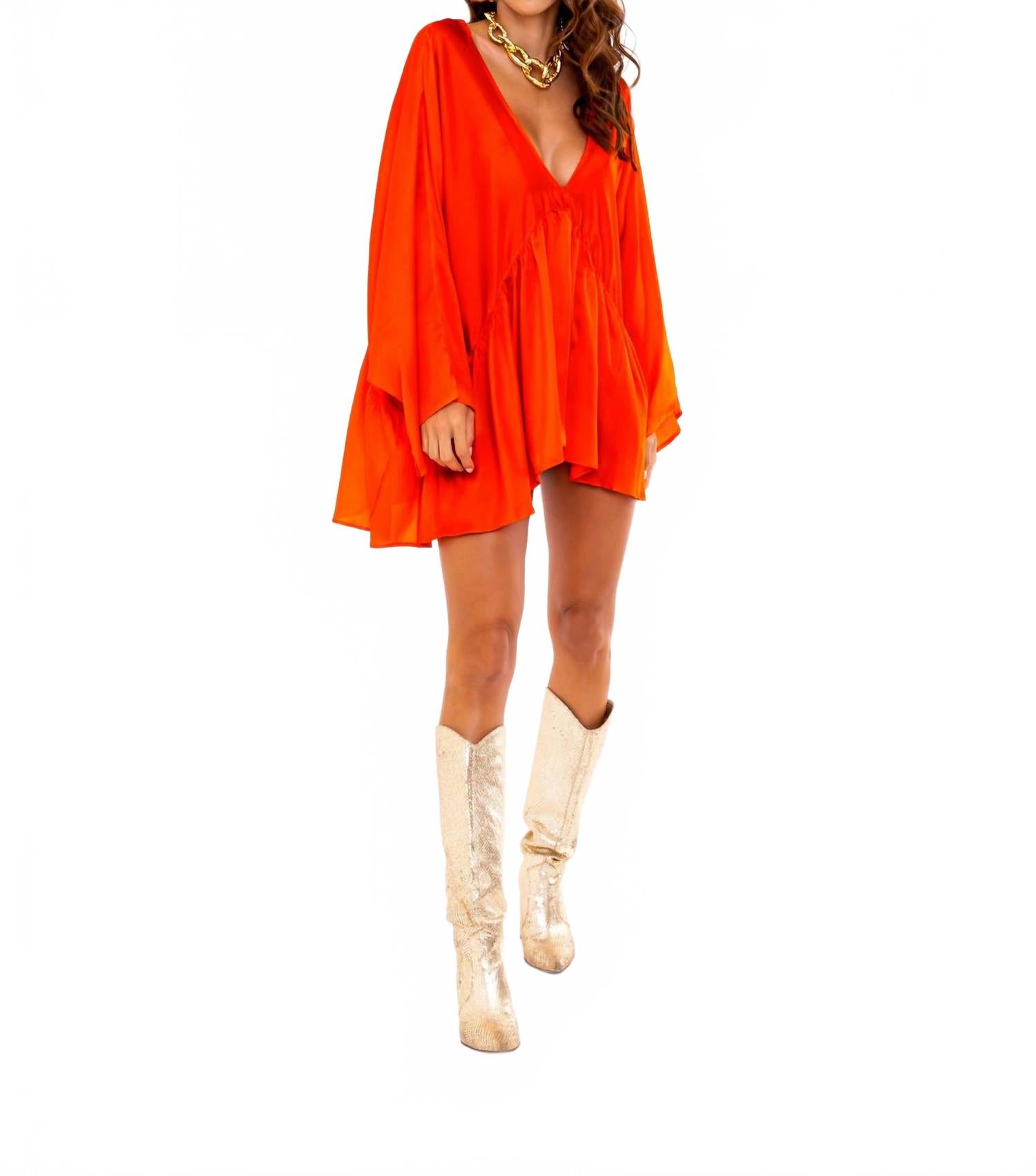 Женская оверсайз туника в коралловом цвете Coral SOAH
Женская оверсайз туника в коралловом цвете Coral SOAH