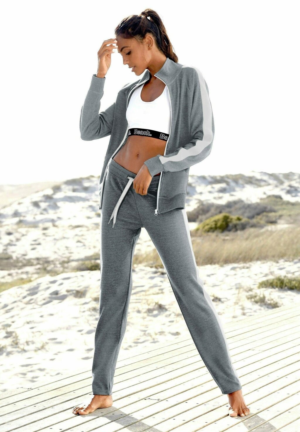 Спортивные брюки Bench, цвет stone weiß
Спортивные брюки Bench, цвет stone weiß