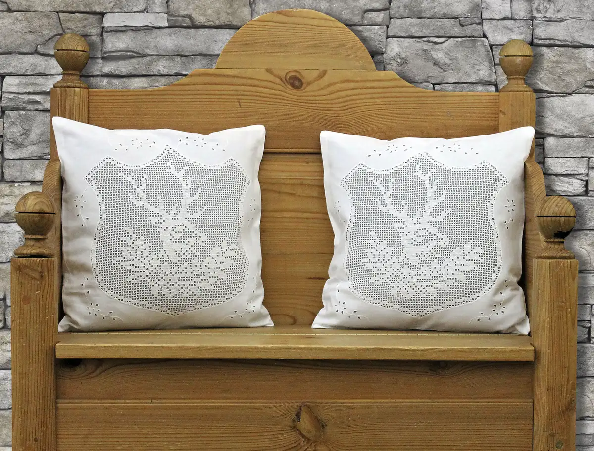 HOSSNER - ART OF HOME DECO декоративная подушка "ОЛЕНЬ", кружево крючком - НАТУРАЛЬНАЯ РУЧНАЯ РАБОТА, чехол на подушку без наполнителя, 1 шт 40х40 см, белый
HOSSNER - ART OF HOME DECO декоративная подушка "ОЛЕНЬ", кружево крючком - НАТУРАЛЬНАЯ РУЧНАЯ РАБОТА, чехол на подушку без наполнителя, 1 шт 40х40 см, белый