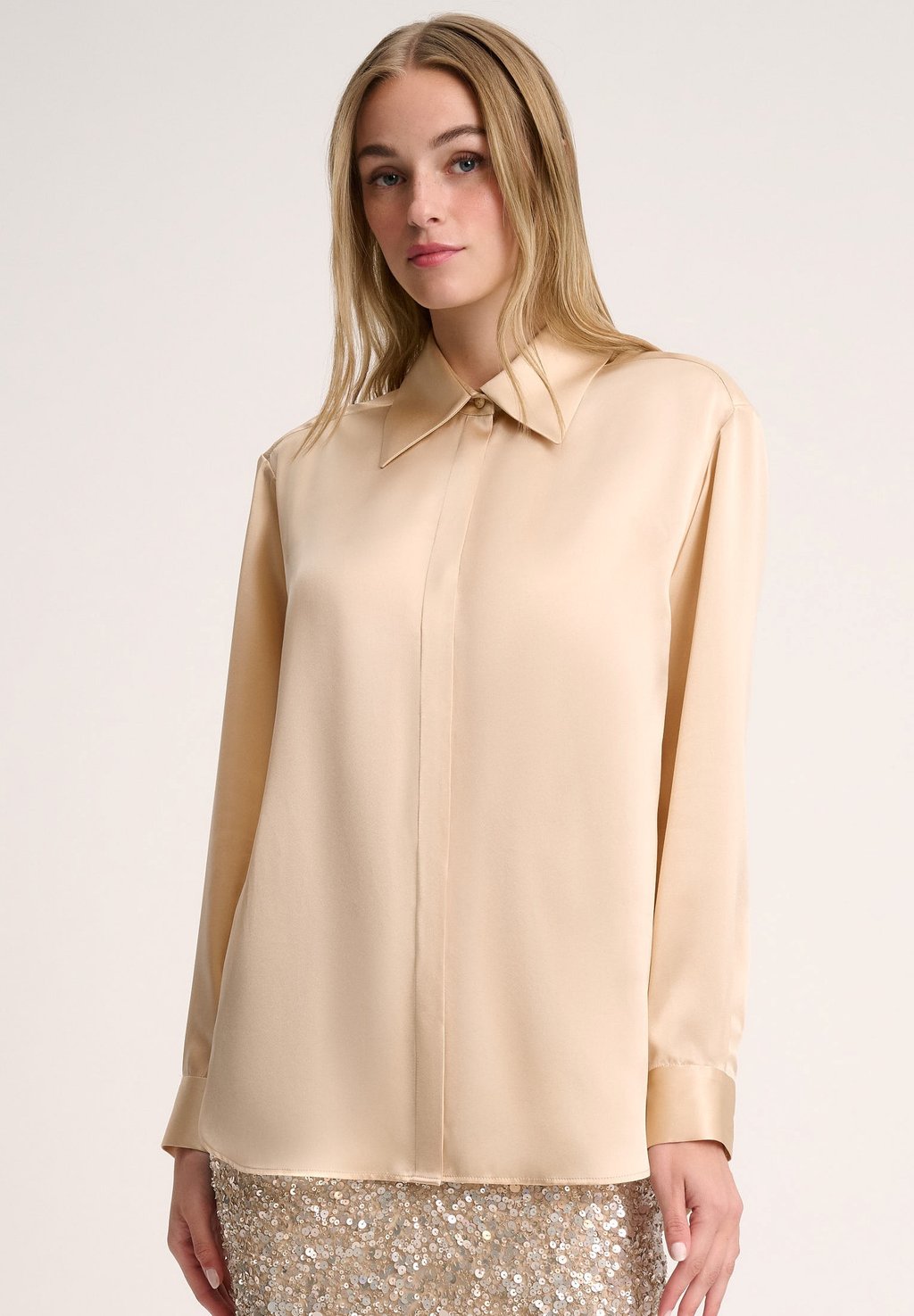 Блузка на пуговицах LEVRIERO Luisa Spagnoli, бежевый
Блузка на пуговицах LEVRIERO Luisa Spagnoli, бежевый