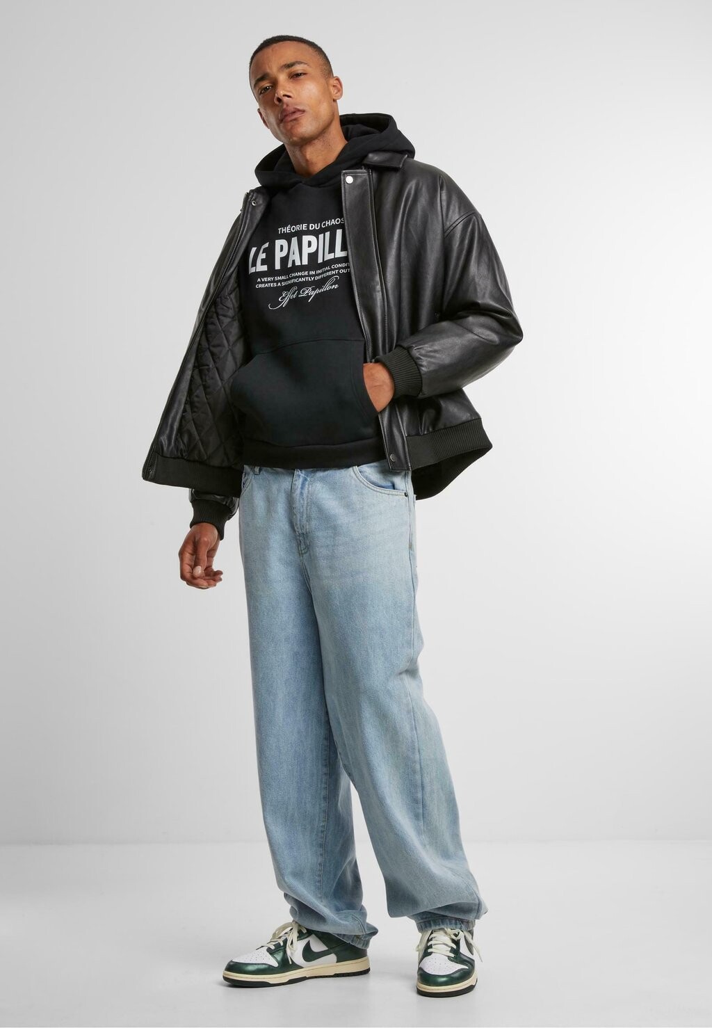 Толстовка с капюшоном THEORIE DU CHAOS FLUFFY Upscale by Mister Tee, черный
Толстовка с капюшоном THEORIE DU CHAOS FLUFFY Upscale by Mister Tee, черный