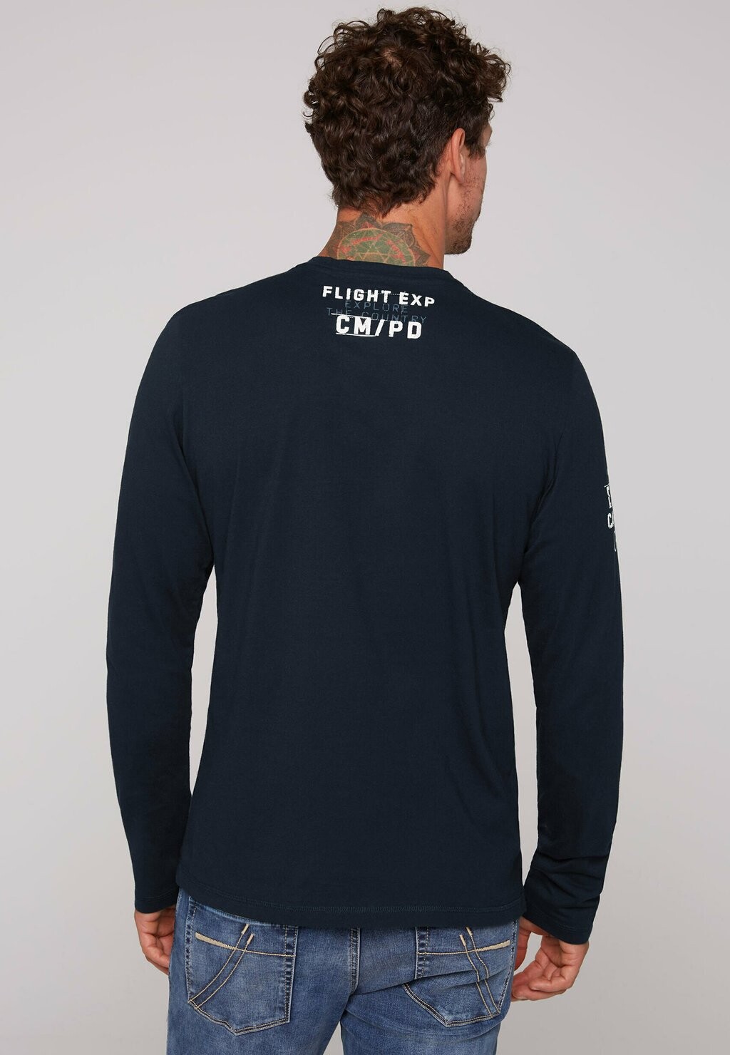 Топ с длинными рукавами MIT LABEL-APPLIKATIONEN Camp David, темно-синий
Топ с длинными рукавами MIT LABEL-APPLIKATIONEN Camp David, темно-синий