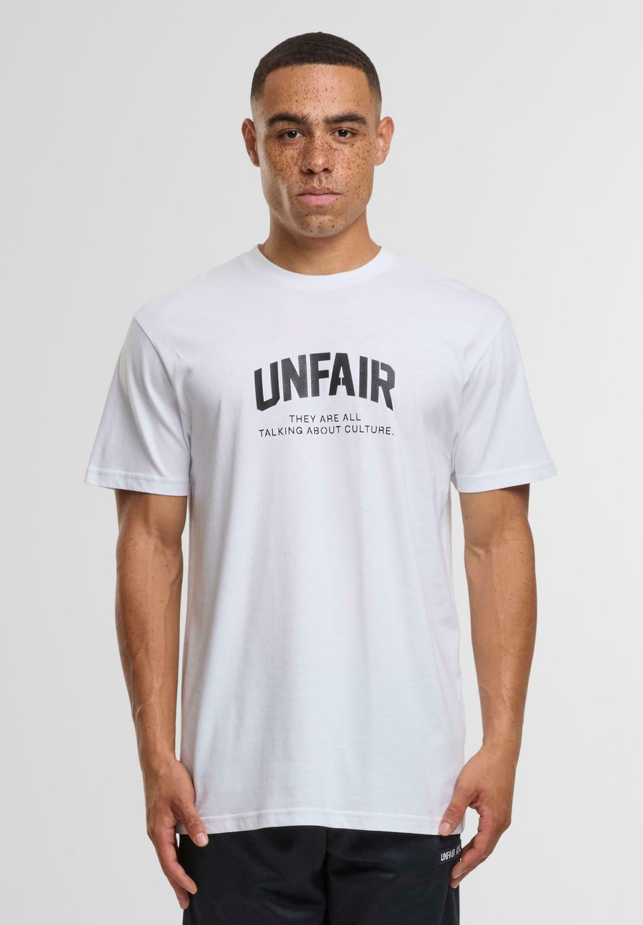 Футболка UNFAIR ATHLETICS TAATAC, White, Белый, Футболка UNFAIR ATHLETICS TAATAC, White
Футболка UNFAIR ATHLETICS TAATAC, White, Белый, Футболка UNFAIR ATHLETICS TAATAC, White