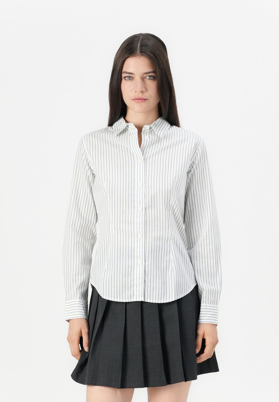 Блуза DOCKERS SIGNATURE STAIN SHIRT, Lucent White/White
Блуза DOCKERS SIGNATURE STAIN SHIRT, Lucent White/White