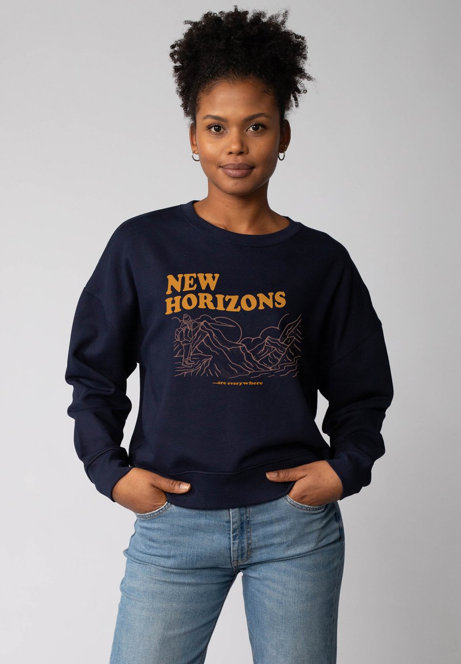 Толстовка watapparel NEW HORIZONS ARE EVERYWHERE, French Navy/Dark Blue, Синий, Толстовка watapparel NEW HORIZONS ARE EVERYWHERE, French Navy/Dark Blue
Толстовка watapparel NEW HORIZONS ARE EVERYWHERE, French Navy/Dark Blue, Синий, Толстовка watapparel NEW HORIZONS ARE EVERYWHERE, French Navy/Dark Blue