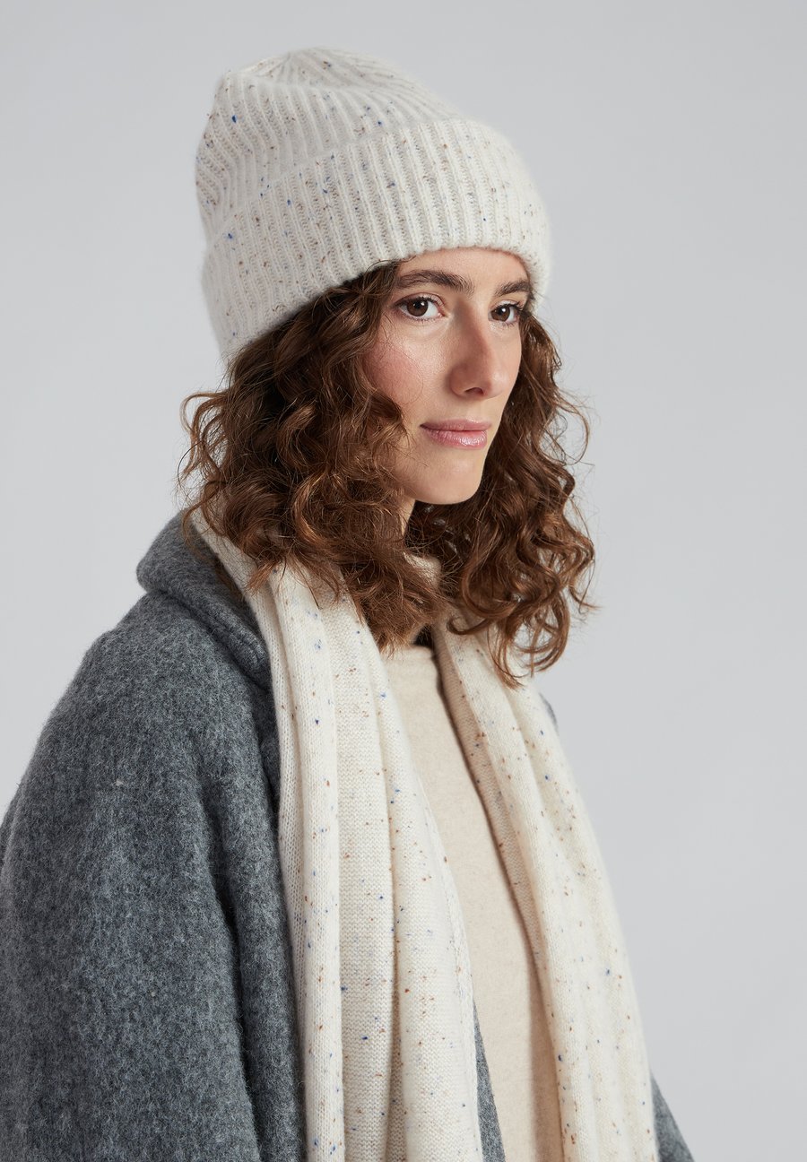 Шапка Style Republic CHUNKY, Seashell/Mottled Beige
Шапка Style Republic CHUNKY, Seashell/Mottled Beige