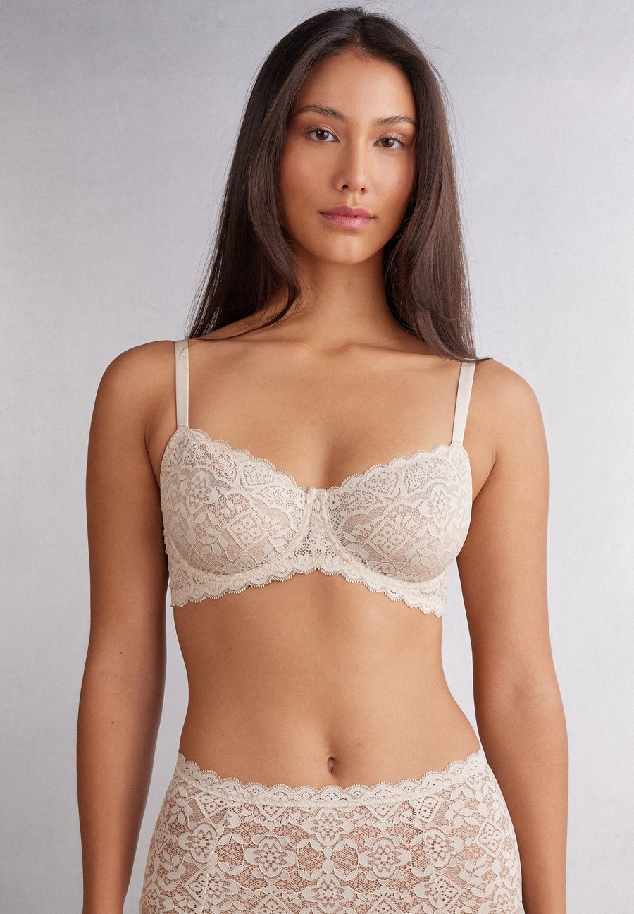 Бюстгальтер Intimissimi DANIELA, Natural/Beige
Бюстгальтер Intimissimi DANIELA, Natural/Beige