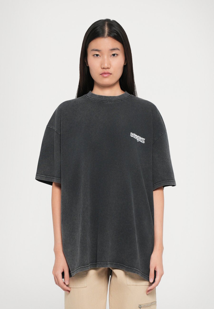 Футболка Stieglitz WORLD OF STIEG OVERSIZED , Black
Футболка Stieglitz WORLD OF STIEG OVERSIZED , Black