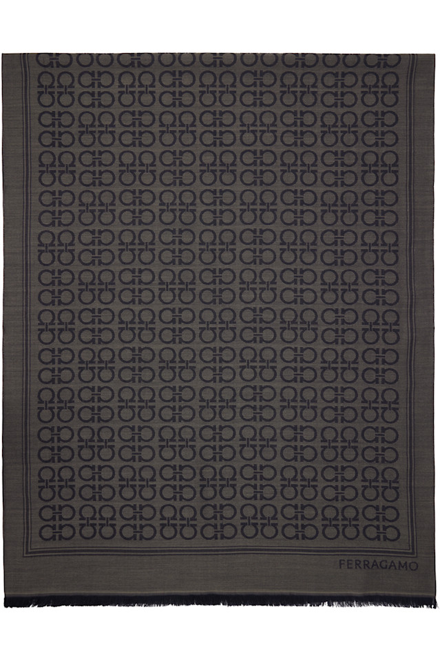 Шарф-палантин Gancini Ferragamo, цвет taupe
Шарф-палантин Gancini Ferragamo, цвет taupe