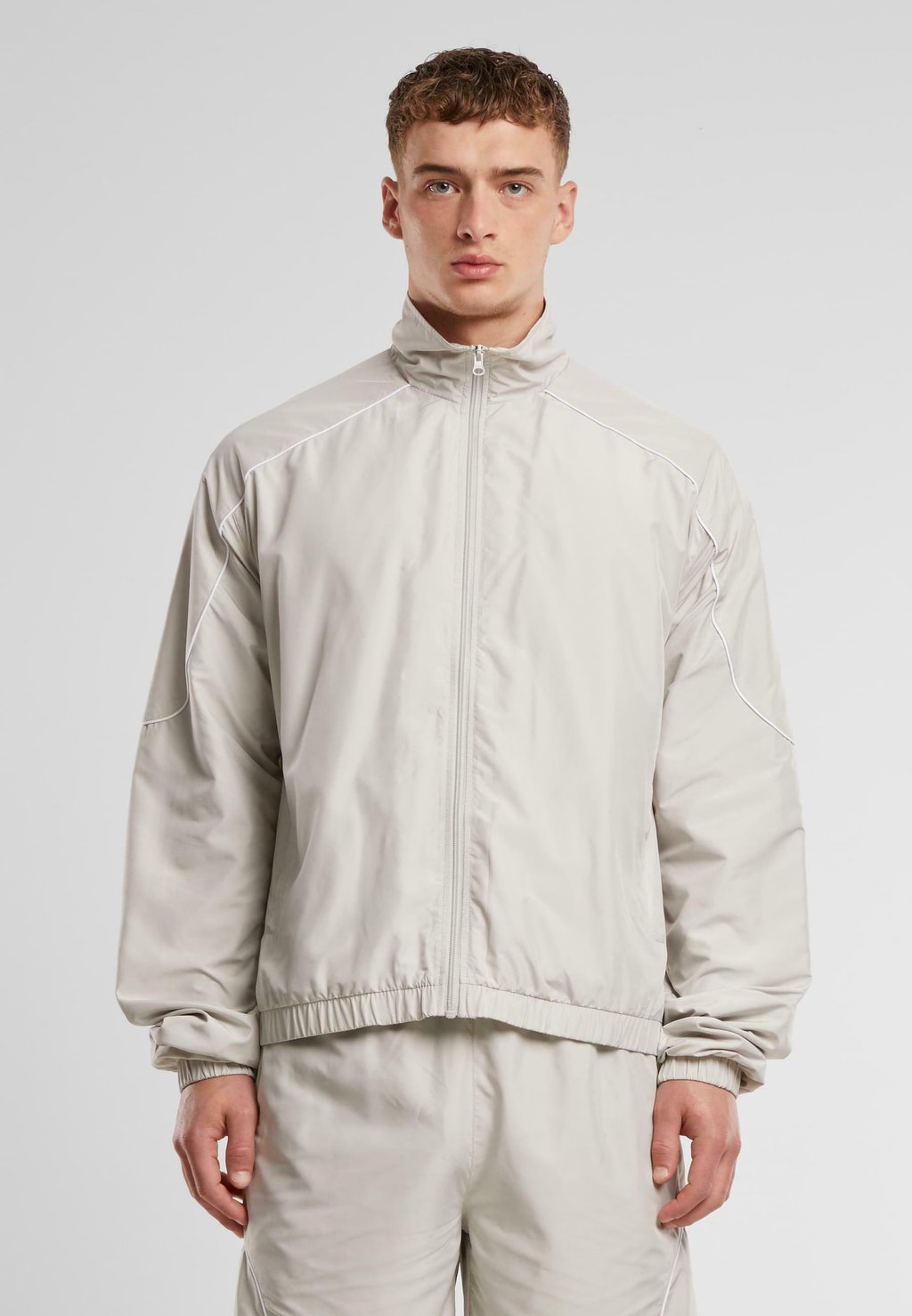 Летняя куртка Urban Classics, бежевый
Летняя куртка Urban Classics, бежевый