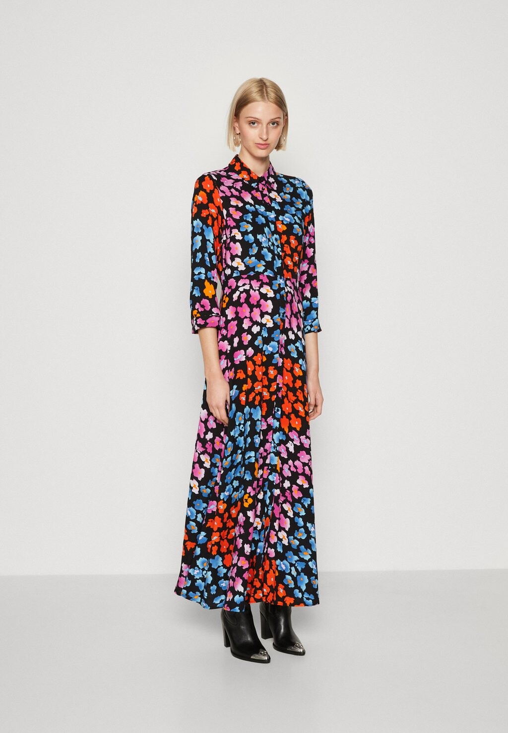 Длинное платье YAS
Длинное платье YAS