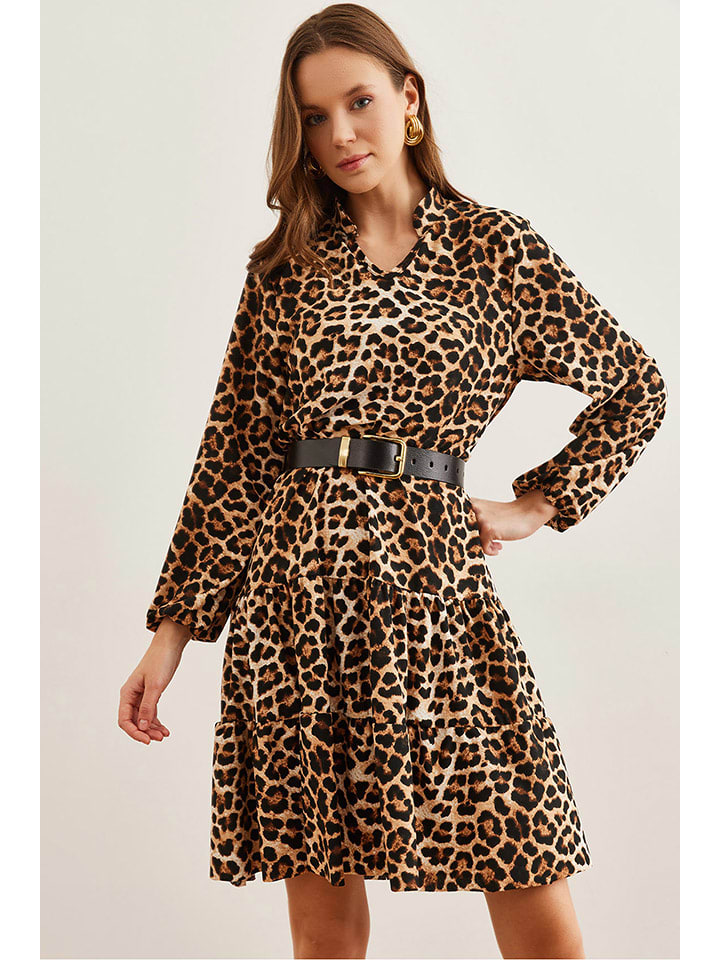 Платье светло-коричневого/черного цвета Olalook
Платье светло-коричневого/черного цвета Olalook