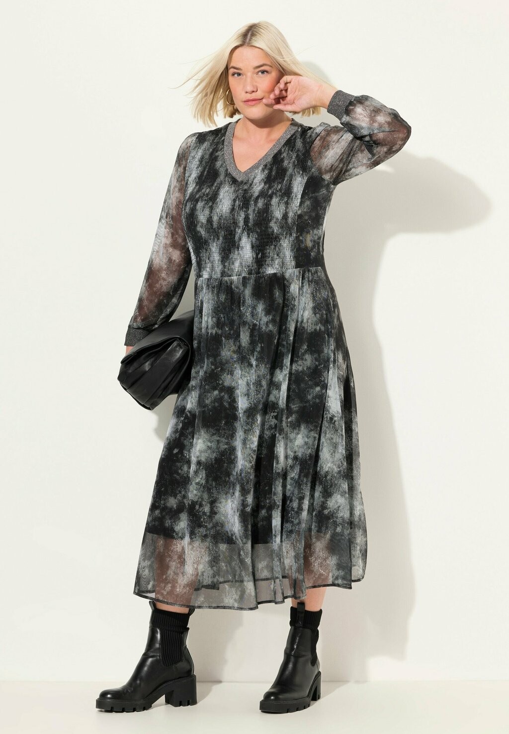 Повседневное платье LAYERED LONG SLEEVE TIE DYE Ulla Popken, черный
Повседневное платье LAYERED LONG SLEEVE TIE DYE Ulla Popken, черный