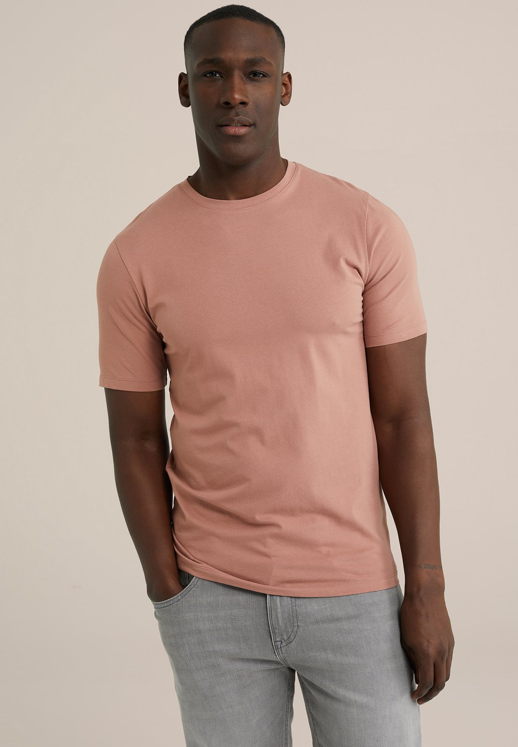 Базовая футболка WE Fashion, лососево-розовый
Базовая футболка WE Fashion, лососево-розовый