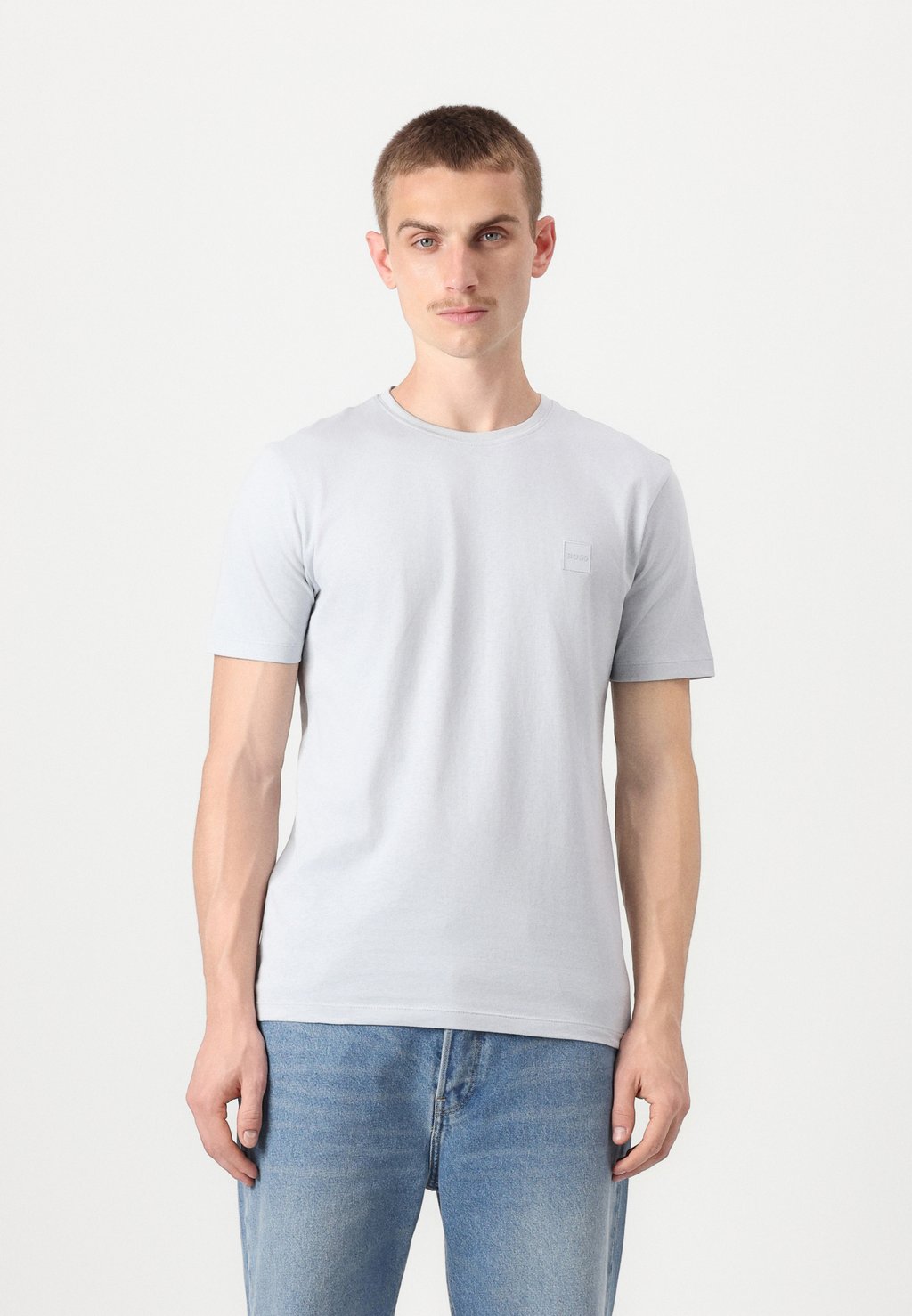 Базовая футболка TALES BOSS, светло-серый
Базовая футболка TALES BOSS, светло-серый