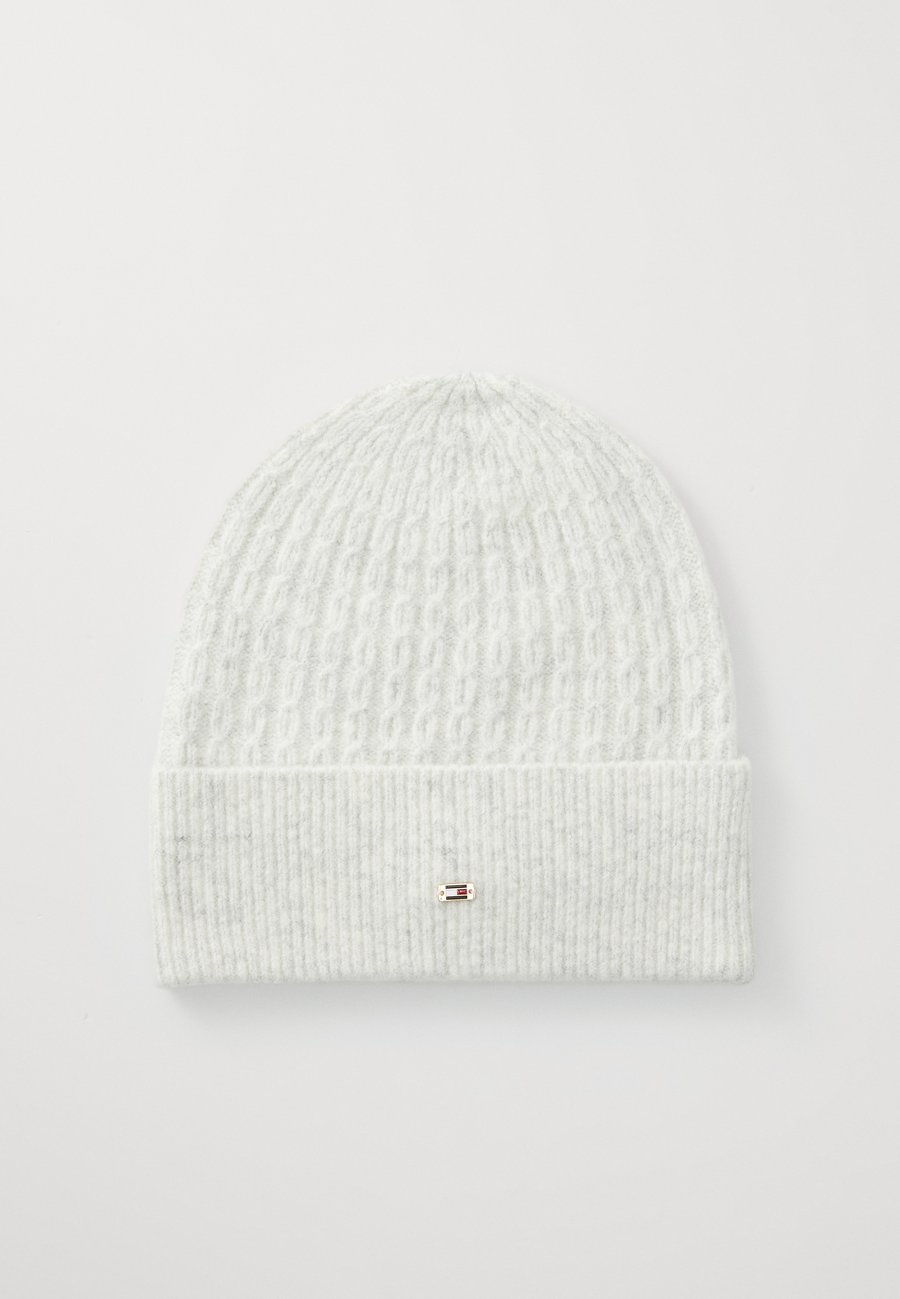 Шапка Tommy Hilfiger CABLE FLAG BEANIE, Ivory Melange/Off-White
Шапка Tommy Hilfiger CABLE FLAG BEANIE, Ivory Melange/Off-White