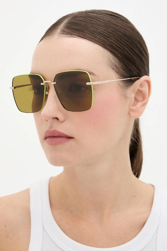 Солнцезащитные очки Gucci, золотой
Солнцезащитные очки Gucci, золотой