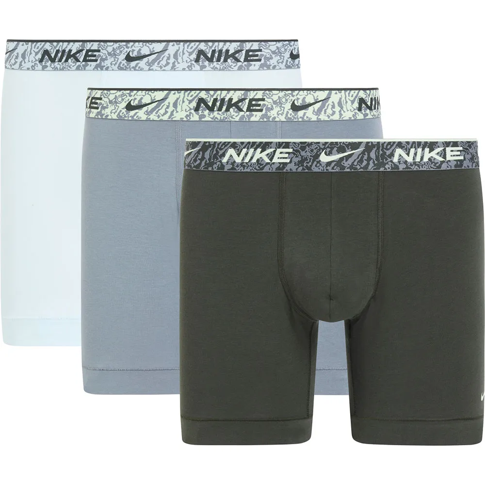 Боксеры 3 шт Nike Eday Brief, разноцветный
Боксеры 3 шт Nike Eday Brief, разноцветный