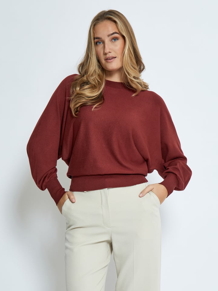 Свитер цвета маренового коричневого цвета minus
Свитер цвета маренового коричневого цвета minus