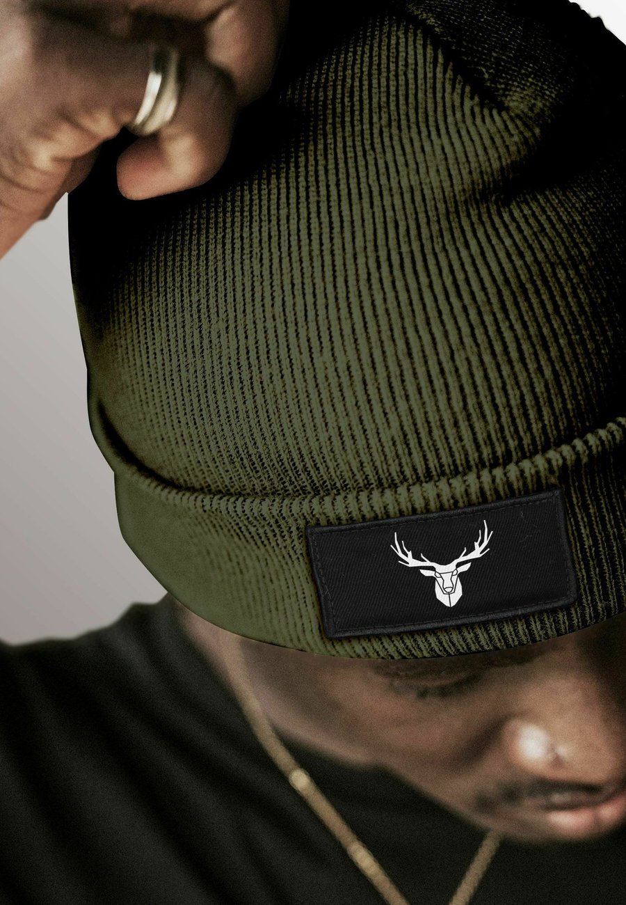 Шапка Neverless MIT PATCH HIRSCH GEWEIH LOW POLY, Oliv/Olive
Шапка Neverless MIT PATCH HIRSCH GEWEIH LOW POLY, Oliv/Olive