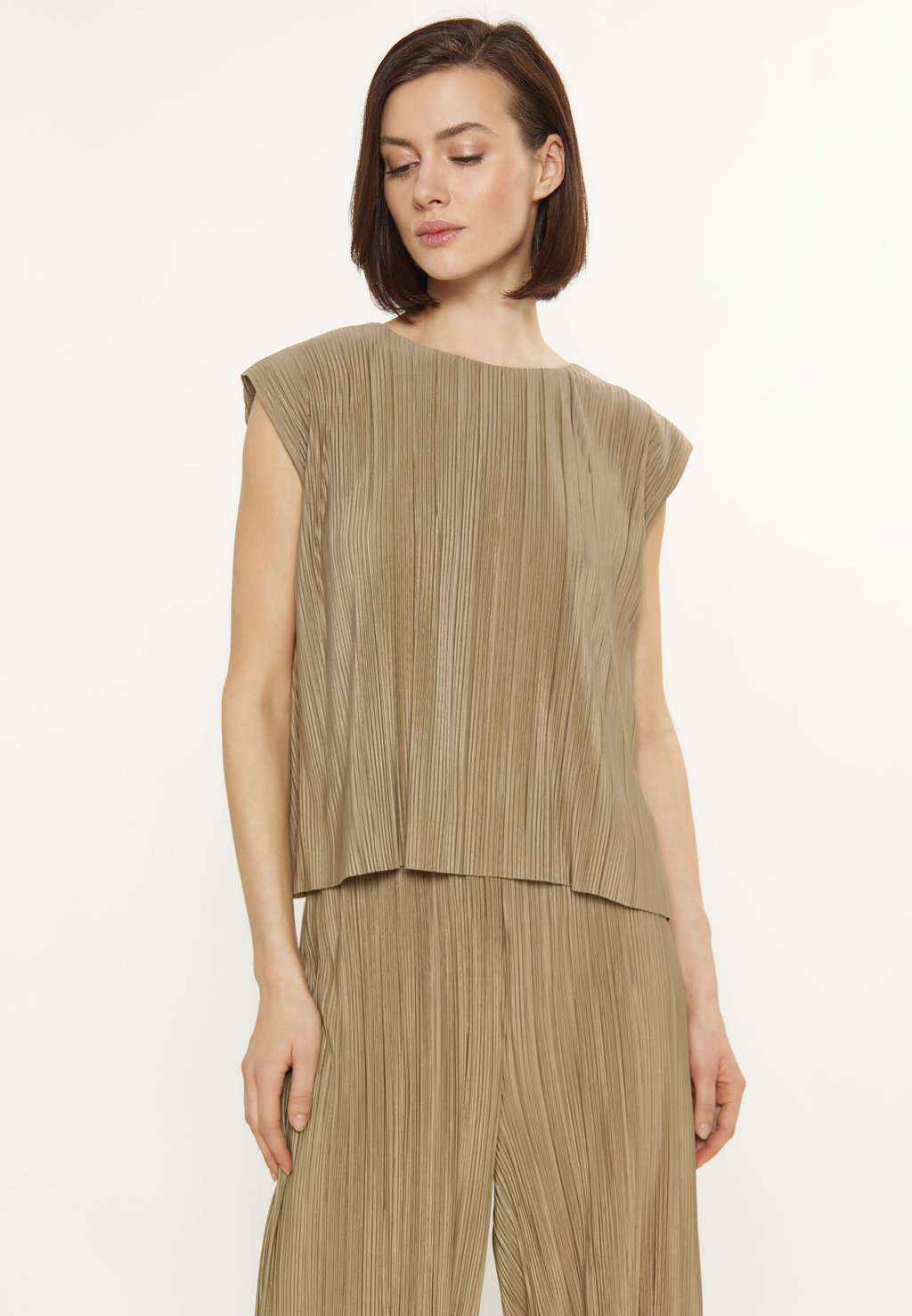 Блуза usha, оливковый
Блуза usha, оливковый