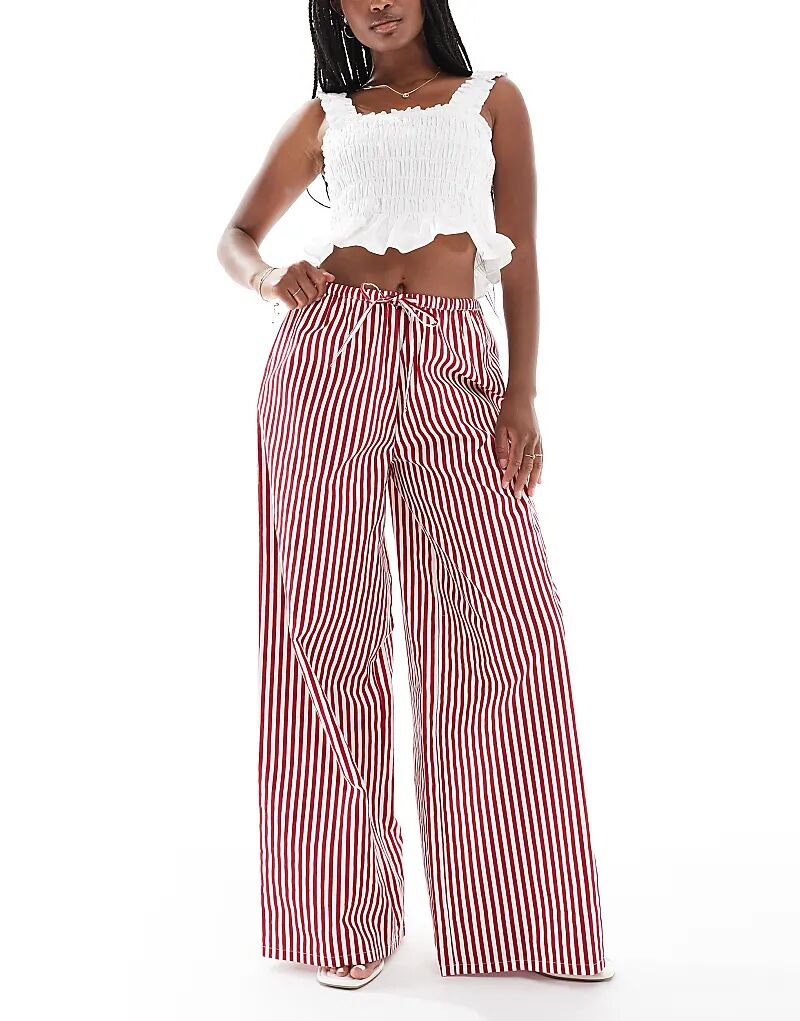 Широкие полосатые брюки Wednesdays Girl красного цвета Wednesday'S Girl
Широкие полосатые брюки Wednesdays Girl красного цвета Wednesday'S Girl